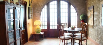 BELLE VILLA avec PISCINE à usage EXCLUSIF, détendez-vous à quelques km de la mer!