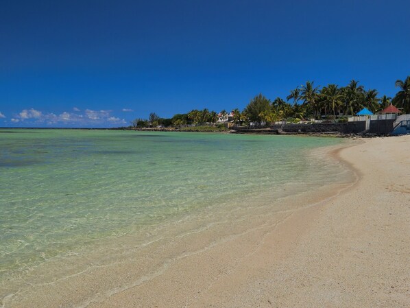 Beach nearby - West Coast - Large Villa with Private Pool and Garden not far from the pla (Albion)