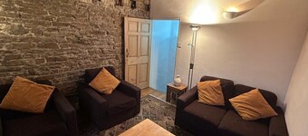 Quirky Cottage in The Heart Of The Yorkshire Dales. Great reviews. Book early