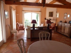 TV, fireplace, DVD player, stereo - Sea views and exceptional environment (Ramatuelle)