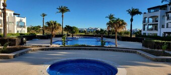  Beautiful  2 Bedroom Property  With Tourist Licence 