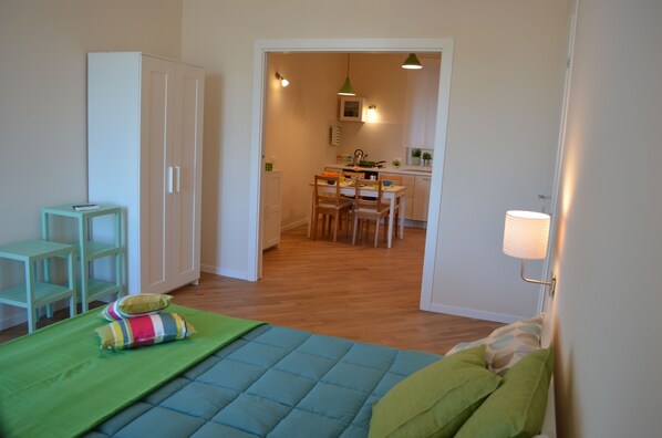 1 Schlafzimmer, Schreibtisch, WLAN, Bettwäsche