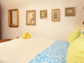 1 bedroom, iron/ironing board, Internet, bed sheets