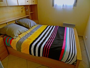 2 bedrooms, iron/ironing board, Internet, bed sheets - T3 cap edge of Antibes 100 meters from the beach (Antibes)