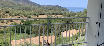 T2 of 50 m² with breathtaking view of the Golf de st florent 060