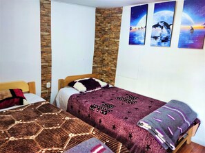 5 bedrooms, iron/ironing board, WiFi, bed sheets
