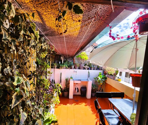 APPARTEMENT PANORAMIQUE AVEC TERRASSE, CENTRALE, 8 PERSONNES