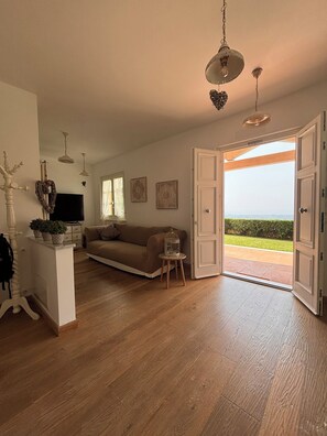 Smart TV, books, offices