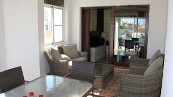 Smart TV, video games, DVD player, books