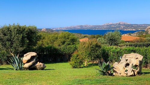 Villa Penelope – Breathtaking & Panoramic Luxury Villa in Palau, up to 10 people