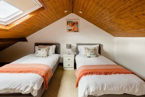 3 bedrooms, in-room safe, desk, iron/ironing board