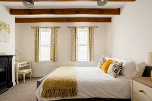 3 chambres, coffres-forts dans les chambres, bureau