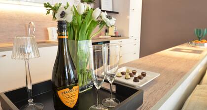 Best deal in town ! Asante Designer Apt deluxe in the center of Munich
