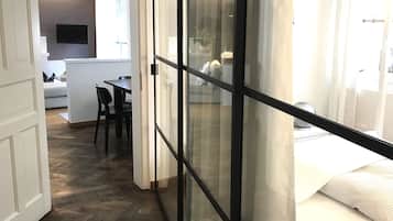 2 bedrooms, desk, iron/ironing board, WiFi