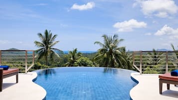 Outdoor pool, an infinity pool