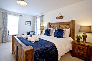 3 bedrooms, iron/ironing board, free WiFi, bed sheets - Harbour View, Luxury 5 star Apartment, Stunning Views, Location Free Parking (Torquay)