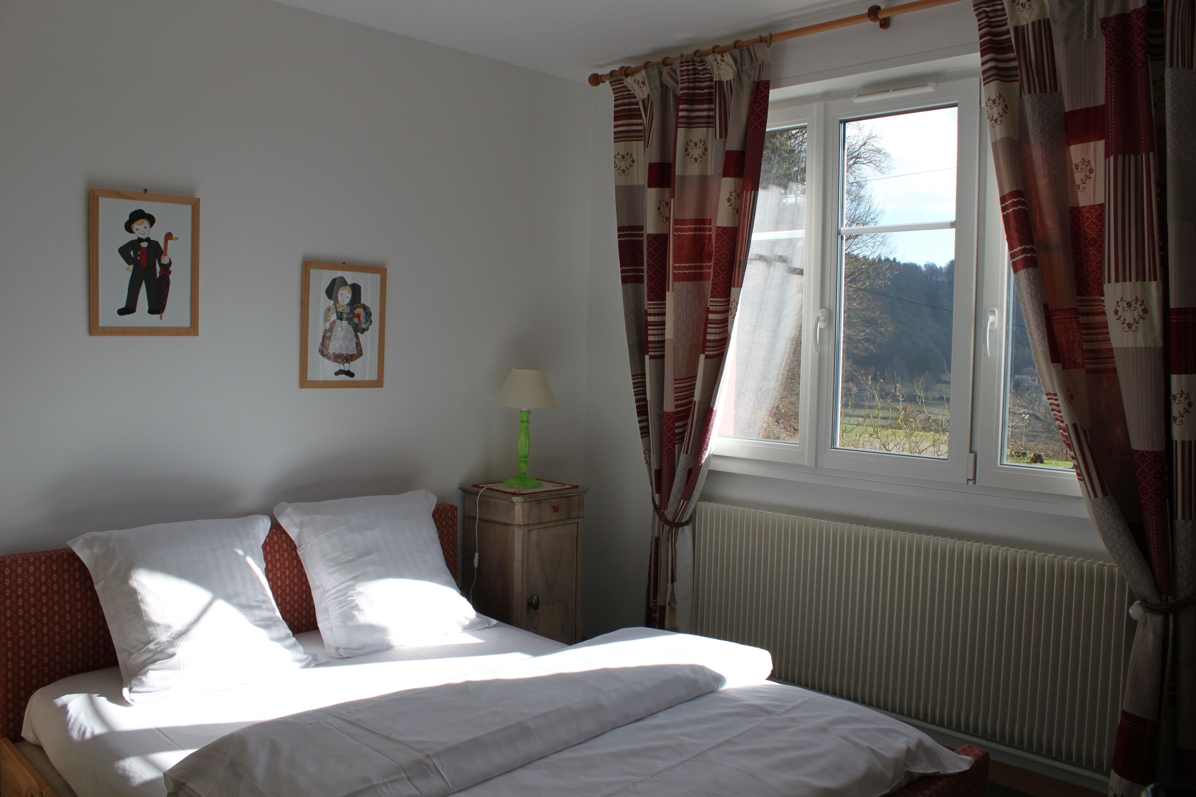 8 chambres, fer et planche à repasser, Wi-Fi gratuit, draps fournis
