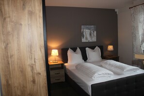 8 dormitorios, tabla de planchar con plancha, wifi gratis y ropa de cama