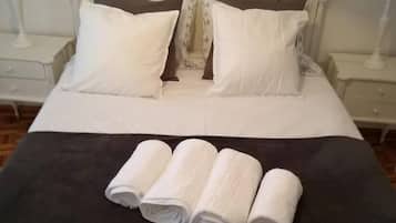 4 bedrooms, iron/ironing board, WiFi, bed sheets