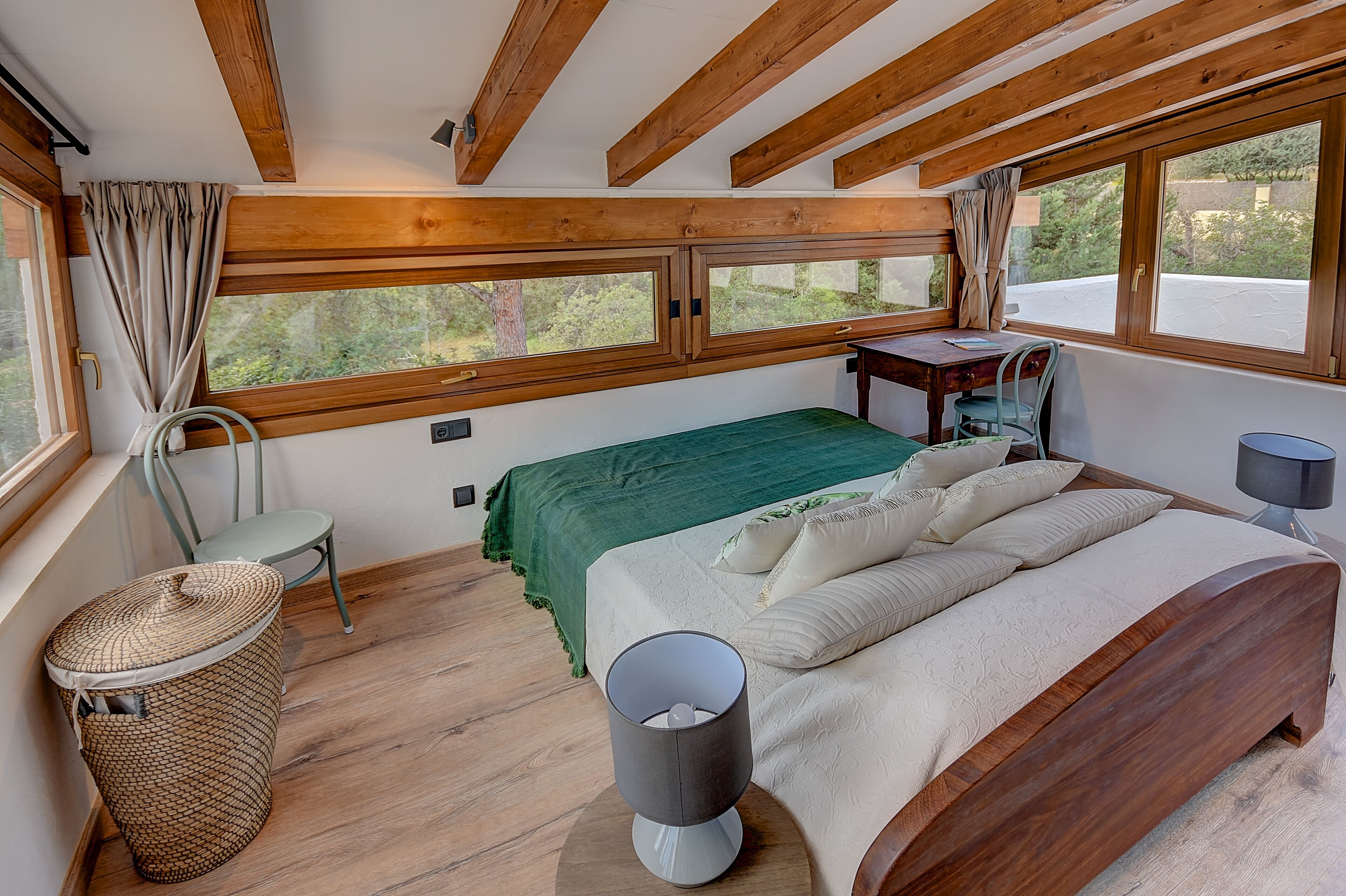 3 bedrooms, iron/ironing board, travel cot, WiFi