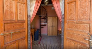 Interior - Junior Suite at Riad Layalina Fez: Pool, 360° View & Free Secure Parking at Foot (Fès)