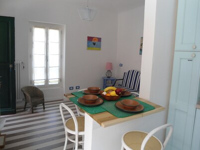 Carrugio Azzurro, a stone's throw from the sea