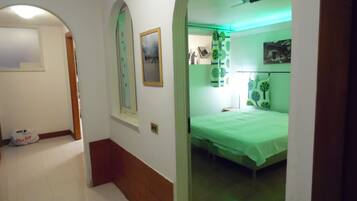 2 chambres, fer et planche Ă repasser, Wi-Fi, draps fournis