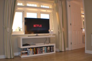  Smart TV including free-view channels and a NETFLIX account