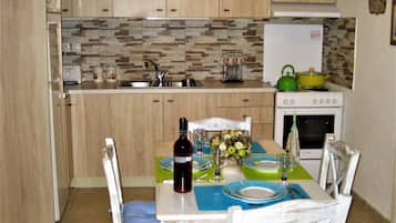 雪櫃、微波爐、焗爐、咖啡機/沖茶器