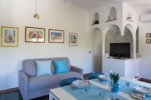 TV, fireplace - House adjacent to playground with ancient olive trees  (Orosei)