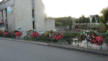 Enceinte de lâhĂ©bergement