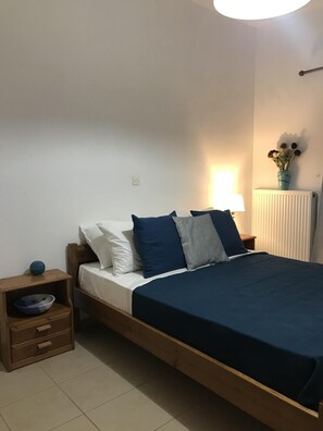 3 bedrooms, in-room safe, iron/ironing board, free WiFi