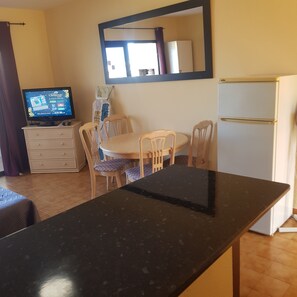 Dining - Very nice apartment in Costa Adeje, great pools and only 6 minutes to beach (Las Américas)