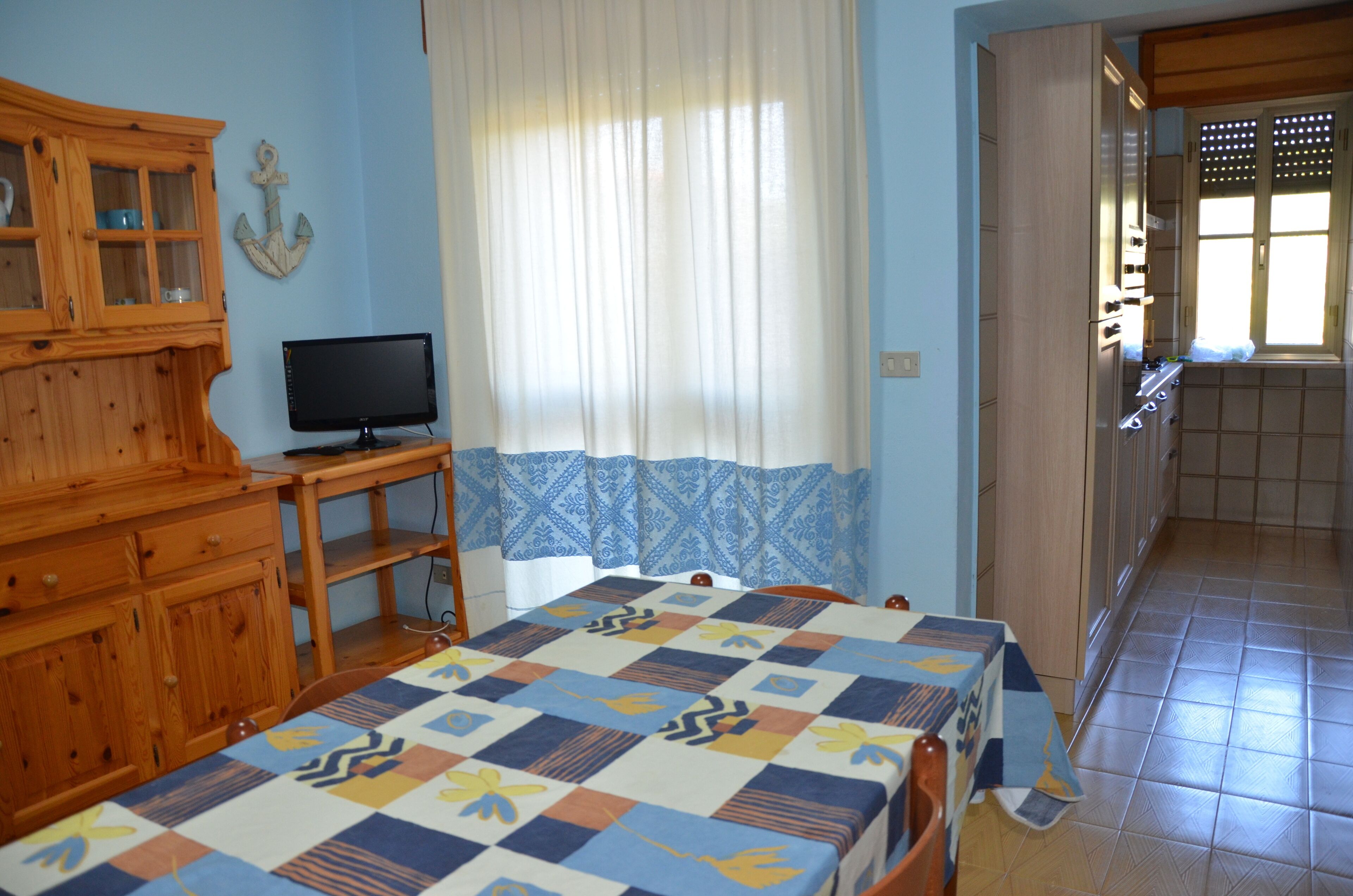 3 chambres, fer et planche à repasser