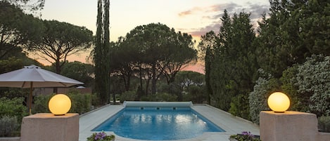 Piscine extérieure, piscine chauffée