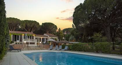 Superbe propriété au coeur de la Provence. Grande piscine et espace extérieur