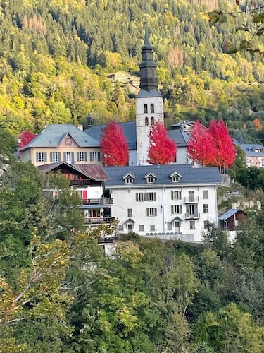 Winter/Summer holidays in St Gervais Le Bains Sleeps 4