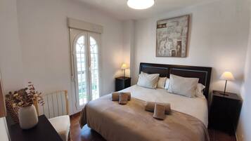 3 bedrooms, in-room safe, iron/ironing board, free WiFi