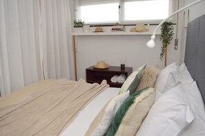 Iron/ironing board, travel cot, WiFi, bed sheets