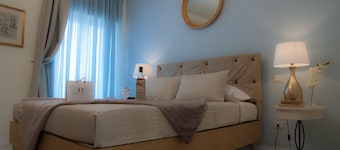 Naumachie Luxury Suite | Sea View & Heart of Taormina - 3rd Floor Historic Villa