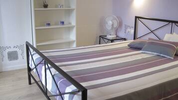 2 chambres, fer et planche Ă repasser, Wi-Fi gratuit, draps fournis