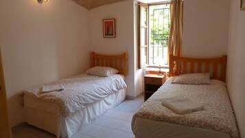 3 chambres, fer et planche à repasser, lit parapluie, Wi-Fi gratuit