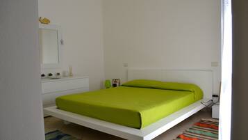 2 dormitorios, tabla de planchar con plancha, wifi gratis y ropa de cama