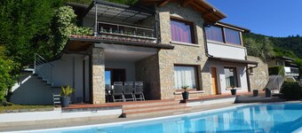 Villa individuelle de 4 chambres avec vue imprenable sur le lac et piscine privée