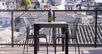 Attic, With Terrace And Rooms With Spectaculars Views To The Alhambra
