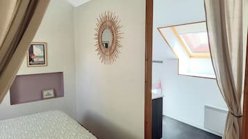 1 chambre, fer et planche à repasser, lit parapluie, Wi-Fi gratuit