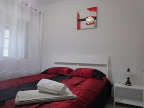 2 chambres, fer et planche à repasser, lit parapluie, Wi-Fi gratuit