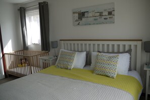 3 Schlafzimmer, Bügeleisen/Bügelbrett, Reisekinderbett, kostenloses WLAN