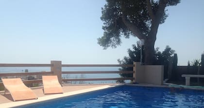 Beautiful views, garden and quiet area! Very spacious and redecorated 2025