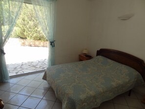 2 Schlafzimmer, Zimmersafe, Bügeleisen/Bügelbrett, Reisekinderbett